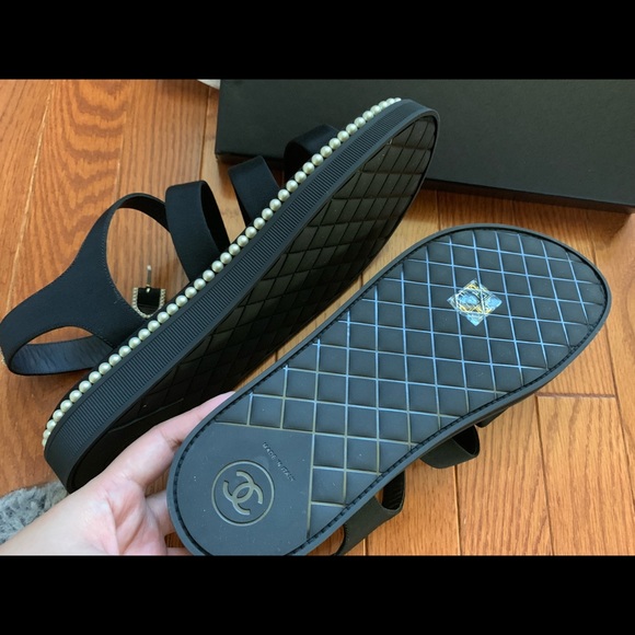 Brand new Chanel pearl sandals 39 - Picture 3 of 5